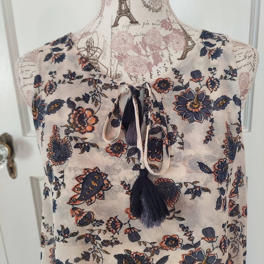XHILARATION SLEEVELESS TOP. - Picture 2 of 5